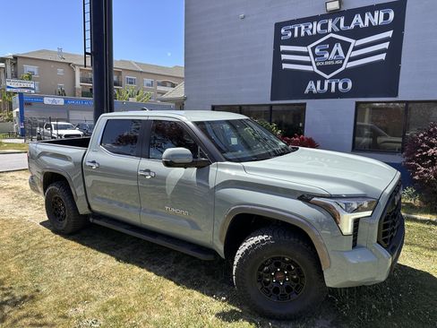 Used 2024 Toyota Tundra Limited AWD/4WD image 2