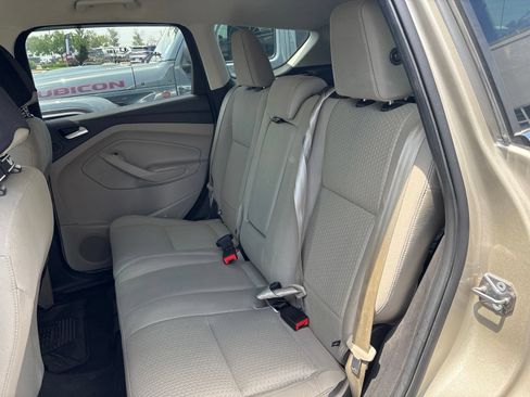 Used 2017 Ford Escape SE w/ Equipment Group 201A AWD/4WD image 11