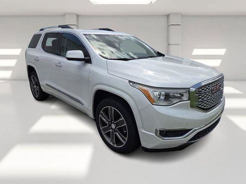 Used 2017 GMC Acadia Denali image 3