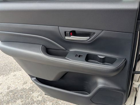 Used 2024 Toyota Grand Highlander XLE image 28