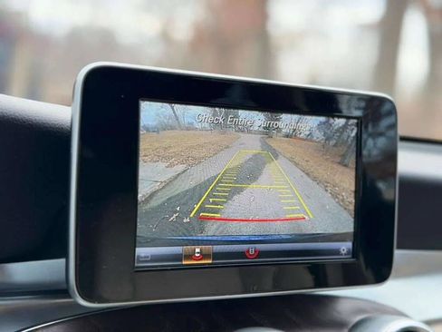 Used 2018 Mercedes-Benz GLC 300 4MATIC image 21