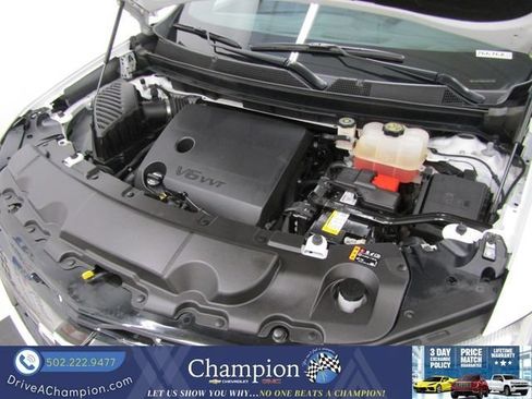Used 2022 Chevrolet Traverse RS FWD image 48