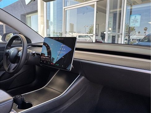 Used 2019 Tesla Model 3 Standard Range Plus RWD image 16