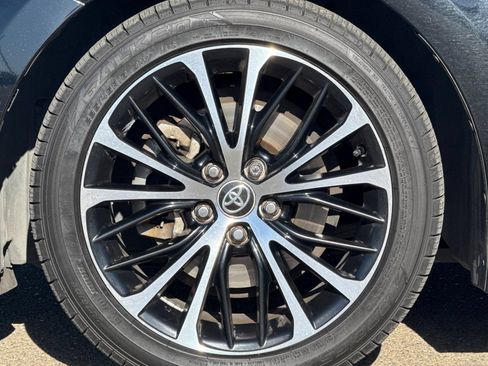 Used 2020 Toyota Camry SE w/ Blackout Package FWD image 41