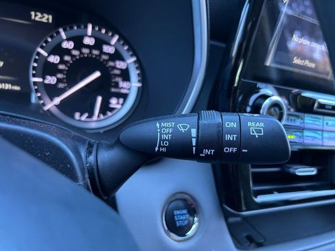 Used 2022 Toyota Highlander Limited image 21