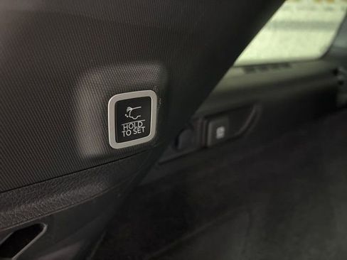 Used 2022 Jeep Grand Cherokee Summit w/ Luxury Tech Group V image 9