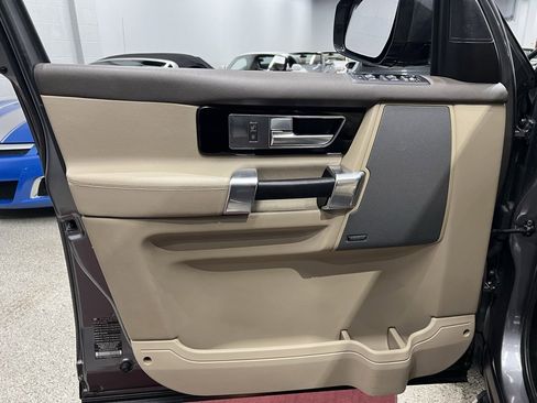 Used 2016 Land Rover LR4 HSE image 16