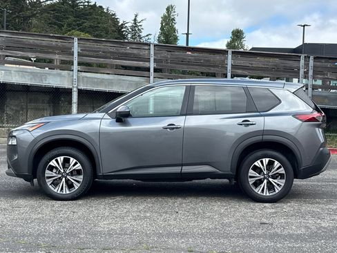 Used 2023 Nissan Rogue SV image 8