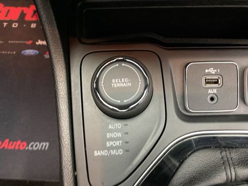 Used 2020 Jeep Cherokee Limited AWD/4WD image 21