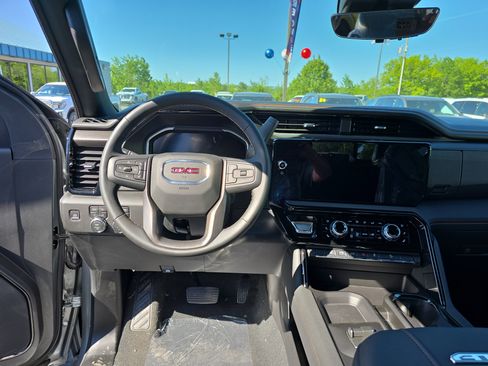 New 2026 GMC Sierra 2500 AT4 w/ AT4 Premium Plus Package AWD/4WD image 16