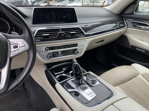 Used 2016 BMW 740i RWD image 11