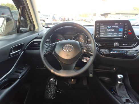 Used 2021 Toyota C-HR LE FWD image 13