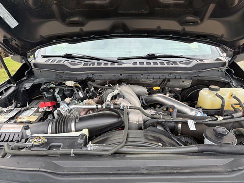 Used 2023 Ford F250 Lariat w/ Lariat Ultimate Package AWD/4WD image 12