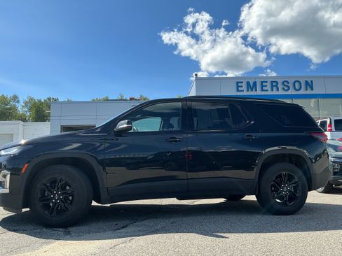 Used 2023 Chevrolet Traverse LT w/ Midnight/Sport Edition AWD/4WD image 2