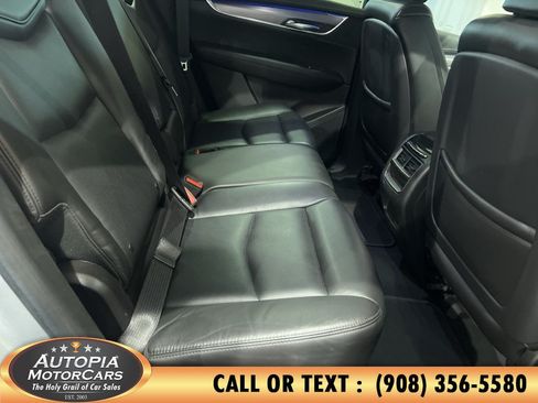 Used 2018 Cadillac XT5 Premium Luxury AWD/4WD image 17