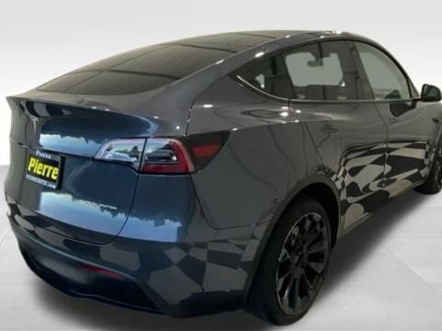 Used 2023 Tesla Model Y Long Range image 5