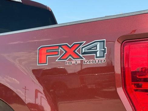 Used 2017 Ford F250 XLT w/ XLT Premium Package AWD/4WD image 14