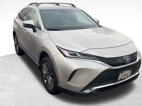 Used 2022 Toyota Venza Limited image 14