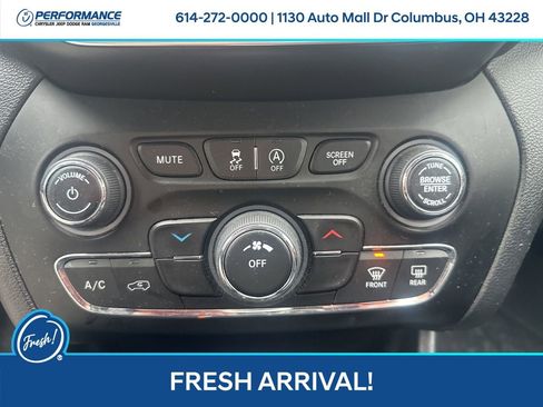 Used 2019 Jeep Cherokee Latitude Plus w/ Cold Weather Group image 25