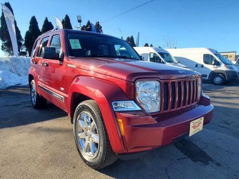 Used 2012 Jeep Liberty Sport image 7