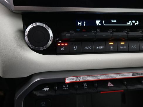 Used 2025 Toyota Sequoia Capstone image 20