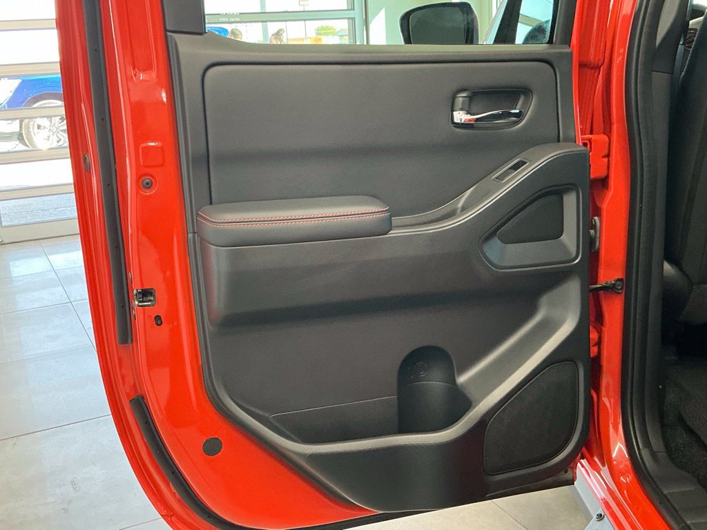 Used 2025 Nissan Frontier PRO-4X w/ Interior Protection Package AWD/4WD image 9