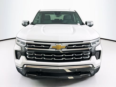 Used 2024 Chevrolet Silverado 1500 LTZ RWD image 2