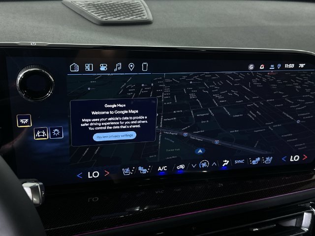 New 2027 Chevrolet Traverse RS w/ LPO, Floor Liner Package FWD image 15