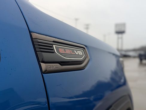 Used 2024 GMC Sierra 1500 AT4X image 13