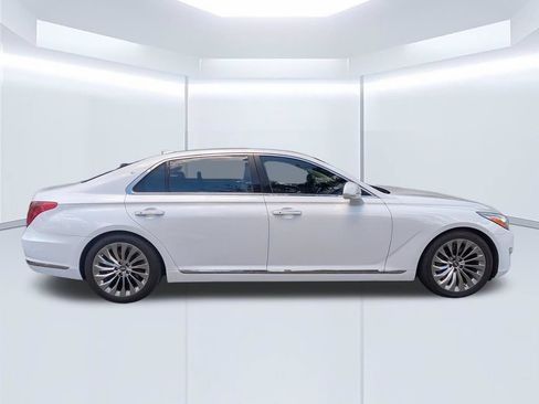Used 2017 Genesis G90 5.0 Ultimate RWD image 2
