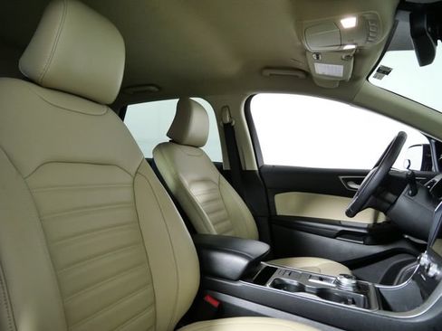 Certified 2024 Ford Edge SEL w/ Convenience Package AWD/4WD image 10