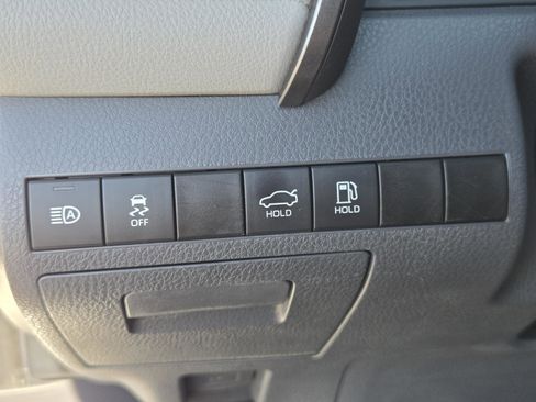 Used 2019 Toyota Camry SE image 17