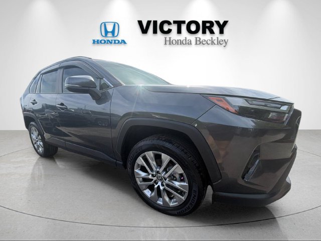 Used 2023 Toyota RAV4 XLE Premium AWD/4WD image 7