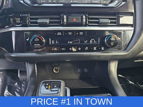 Used 2025 Nissan Pathfinder SV FWD image 24