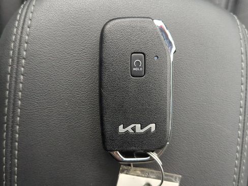 Certified 2025 Kia Seltos EX w/ EX Sunroof Package image 24