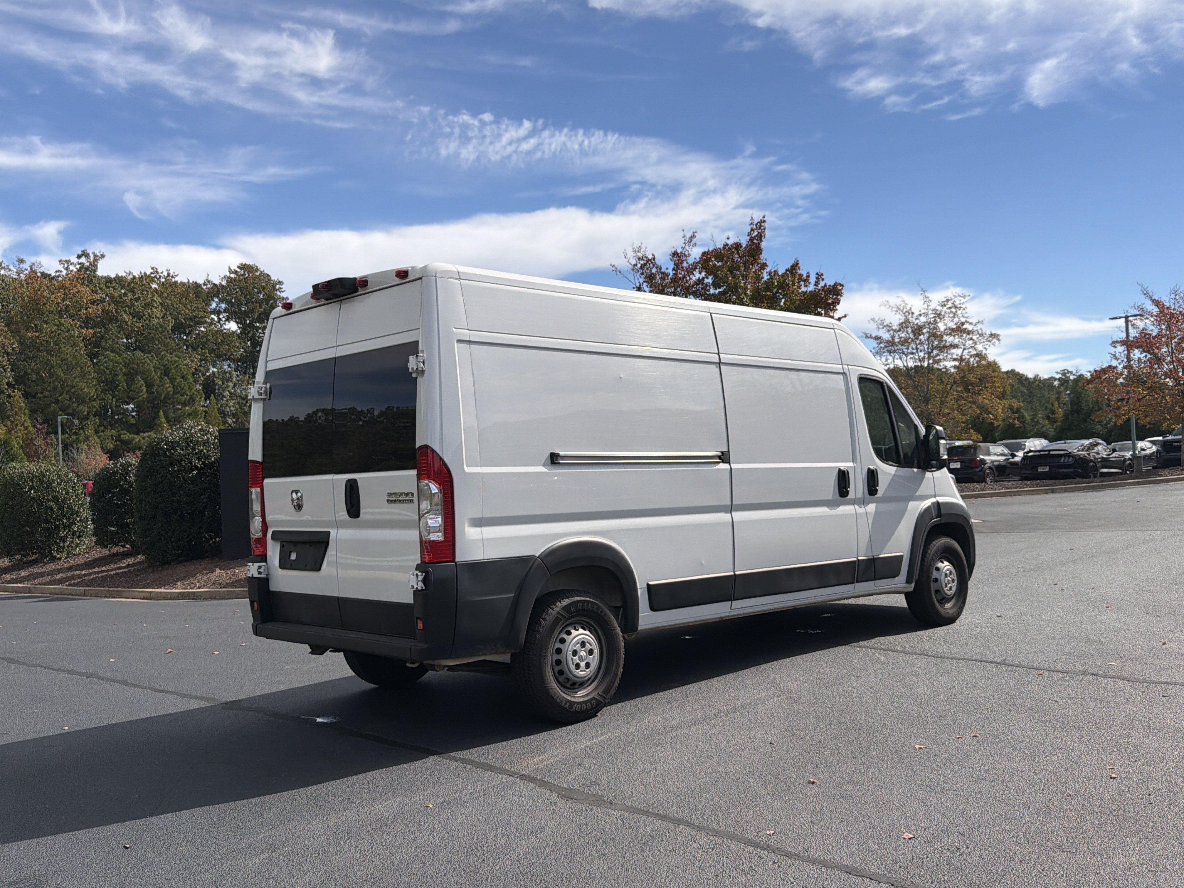 Used 2023 RAM ProMaster 2500 FWD image 3
