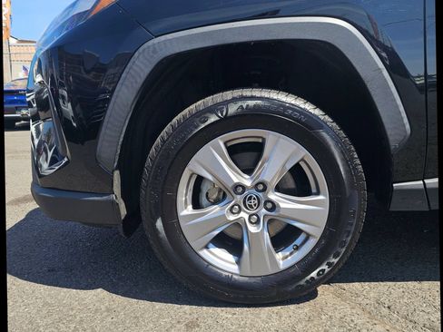 Used 2022 Toyota RAV4 XLE w/ XLE Grade Weather Package AWD/4WD image 35