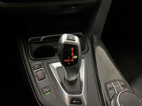 Used 2018 BMW 330e w/ Premium Package RWD image 21