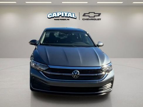 Used 2023 Volkswagen Jetta SE image 8
