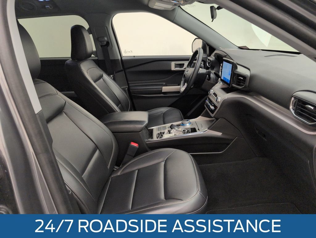 Used 2023 Ford Explorer XLT w/ Equipment Group 202A RWD image 15