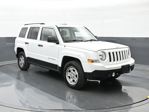 Used 2016 Jeep Patriot Sport AWD/4WD image 6