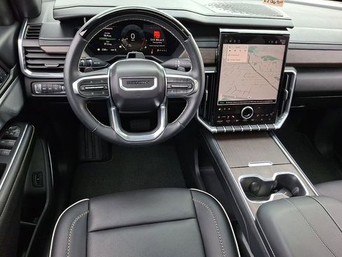 Used 2024 GMC Acadia Denali w/ Super Cruise Package image 12