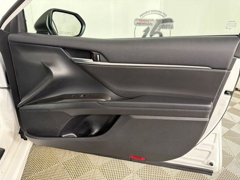 Used 2023 Toyota Camry SE image 14