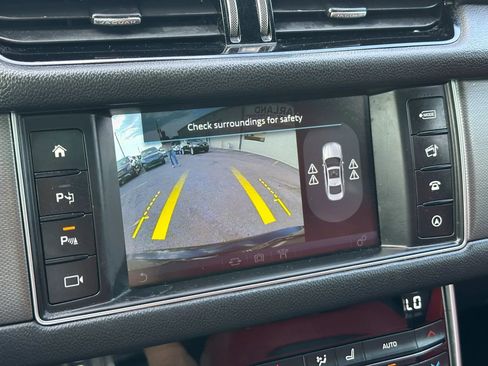 Used 2016 Jaguar XF S AWD/4WD image 37