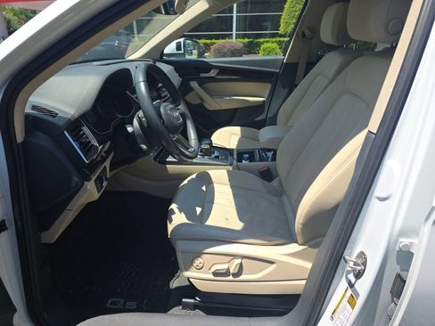 Used 2019 Audi Q5 2.0T Premium w/ Convenience Package AWD/4WD image 22