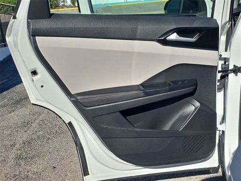 Used 2025 Volkswagen Taos S image 8