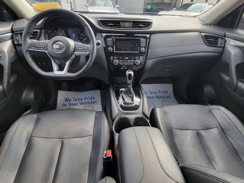 Used 2018 Nissan Rogue SL w/ Premium Package AWD/4WD image 10