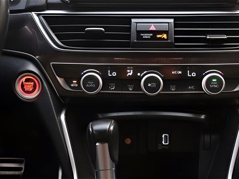 Used 2018 Honda Accord Sport image 18