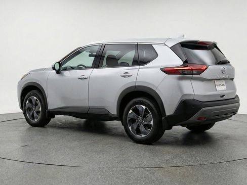 Used 2025 Nissan Rogue SV FWD image 6