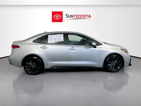 Used 2023 Toyota Corolla SE image 2